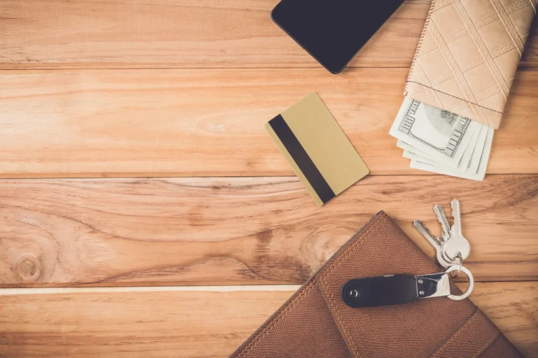 How to Choose the Right Leather Wallet for Men